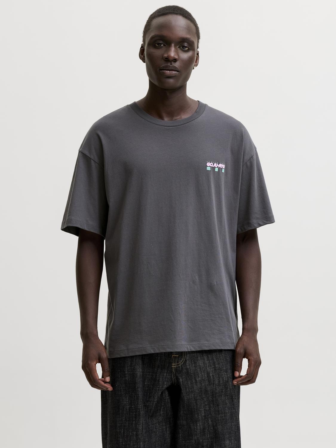 model_shot-front